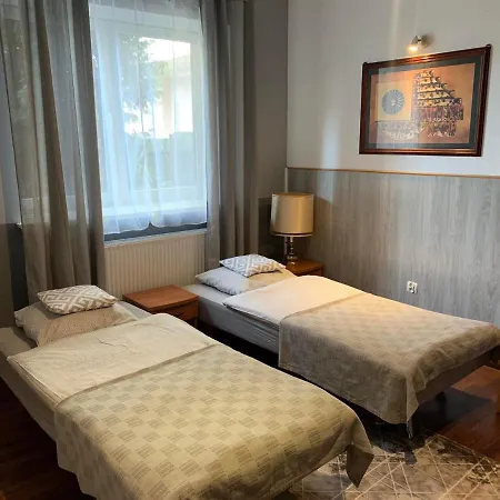 公寓 Noclegi-apartamenty Verona 克沃兹科